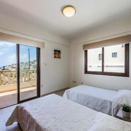 In Sleeps 8 With Pool Air Con And Wifi Villa Kissonerga
