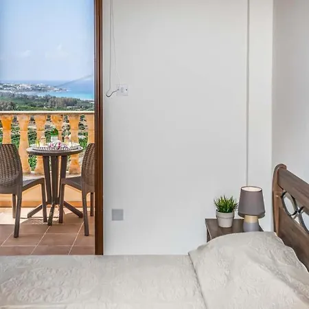 In Sleeps 8 With Pool Air Con And Wifi Βίλα *